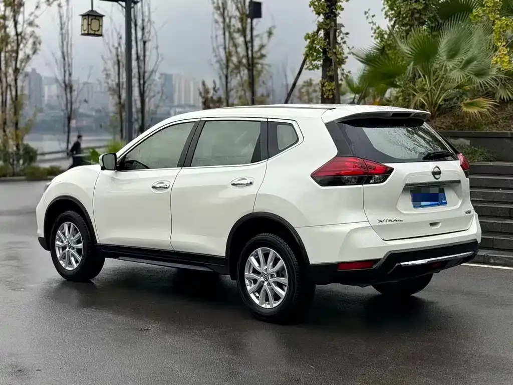 Nissan X-Trail — фото 4