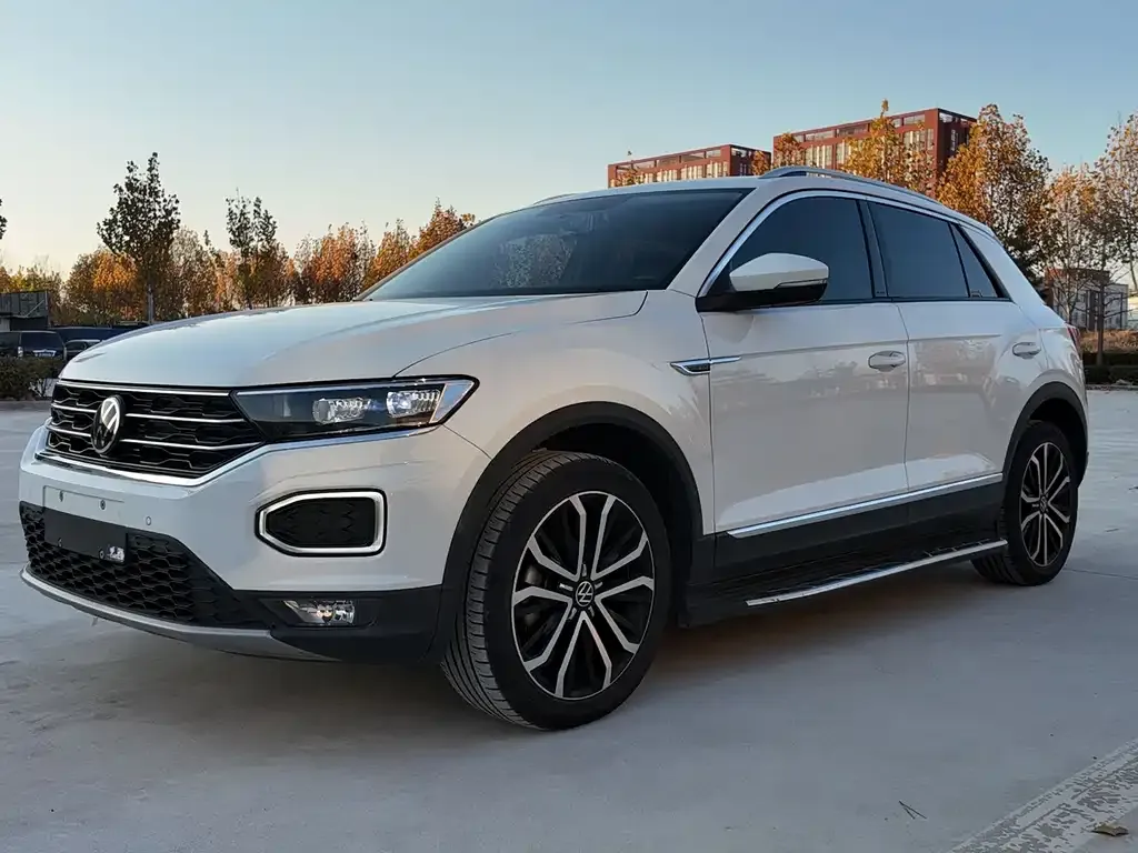 Volkswagen T-Roc — фото 1