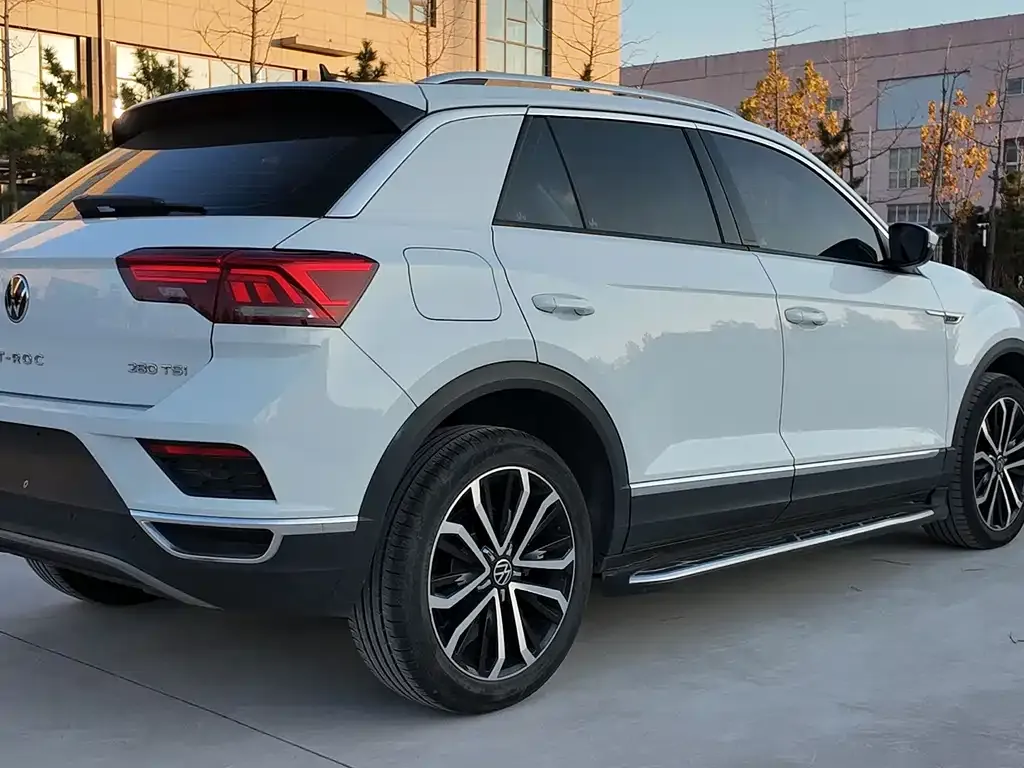 Volkswagen T-Roc — фото 4