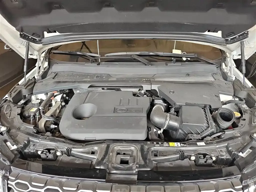 Land Rover Discovery Sport Hybrid — фото 10