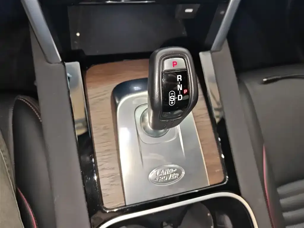 Land Rover Discovery Sport Hybrid — фото 6