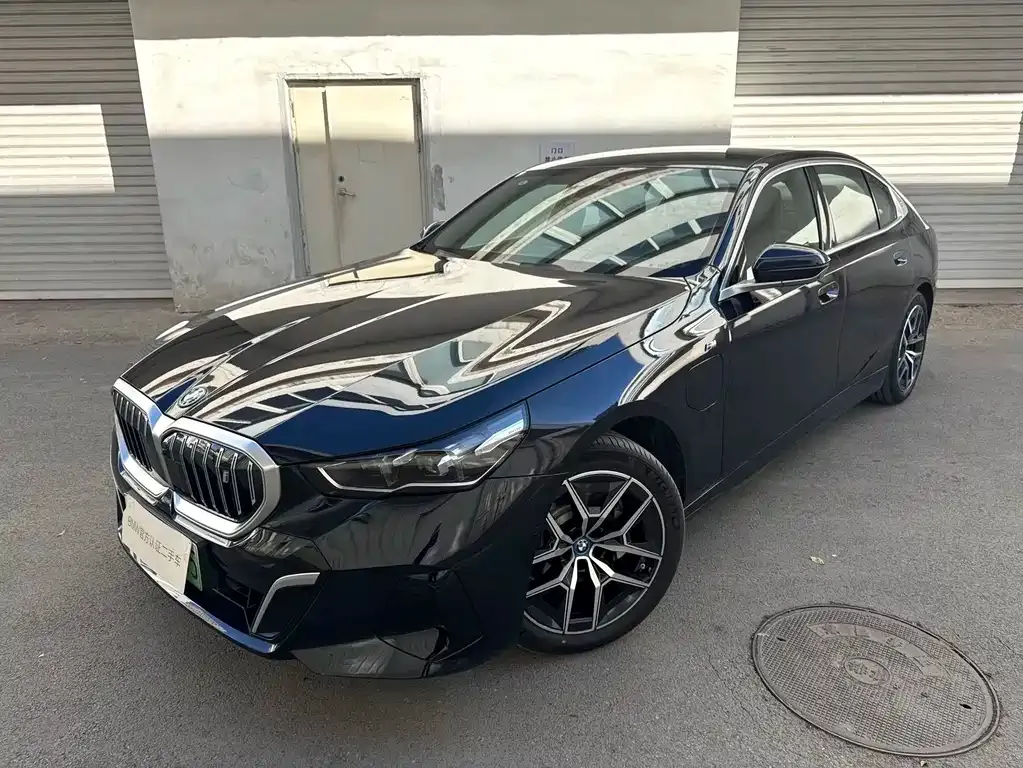 BMW i5 — фото 2