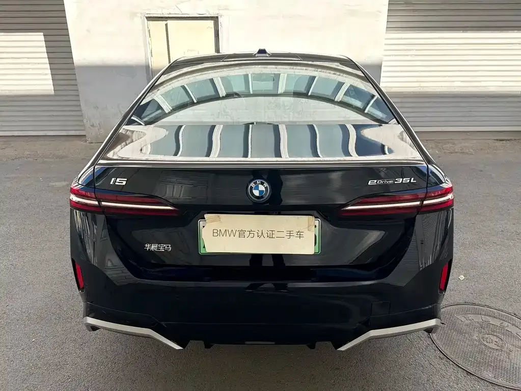 BMW i5 — фото 5
