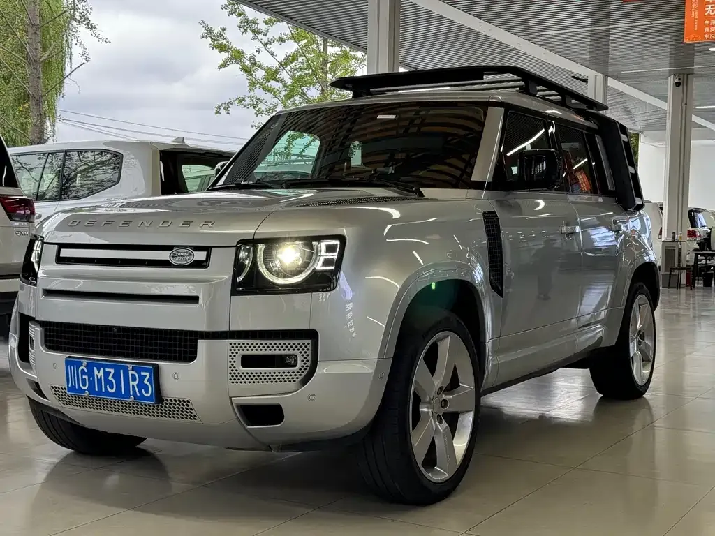 Land Rover Defender — фото 1