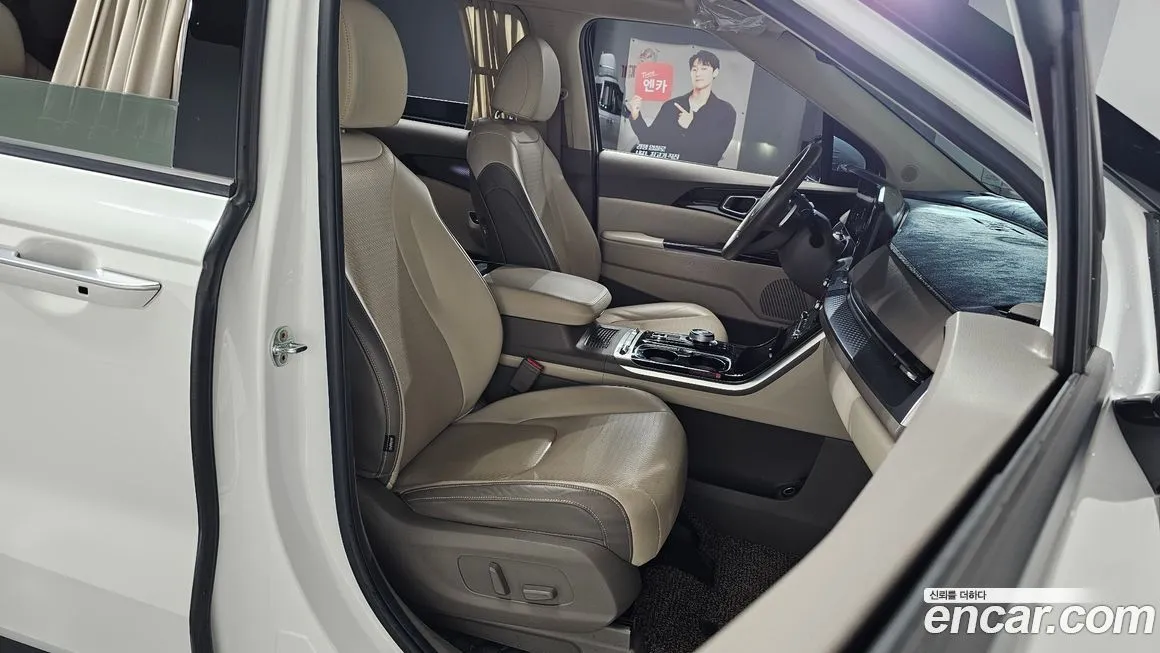 Kia Carnival — фото 10