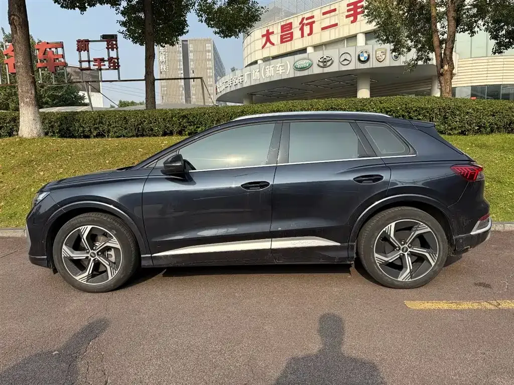Audi Q4 e-tron — фото 3
