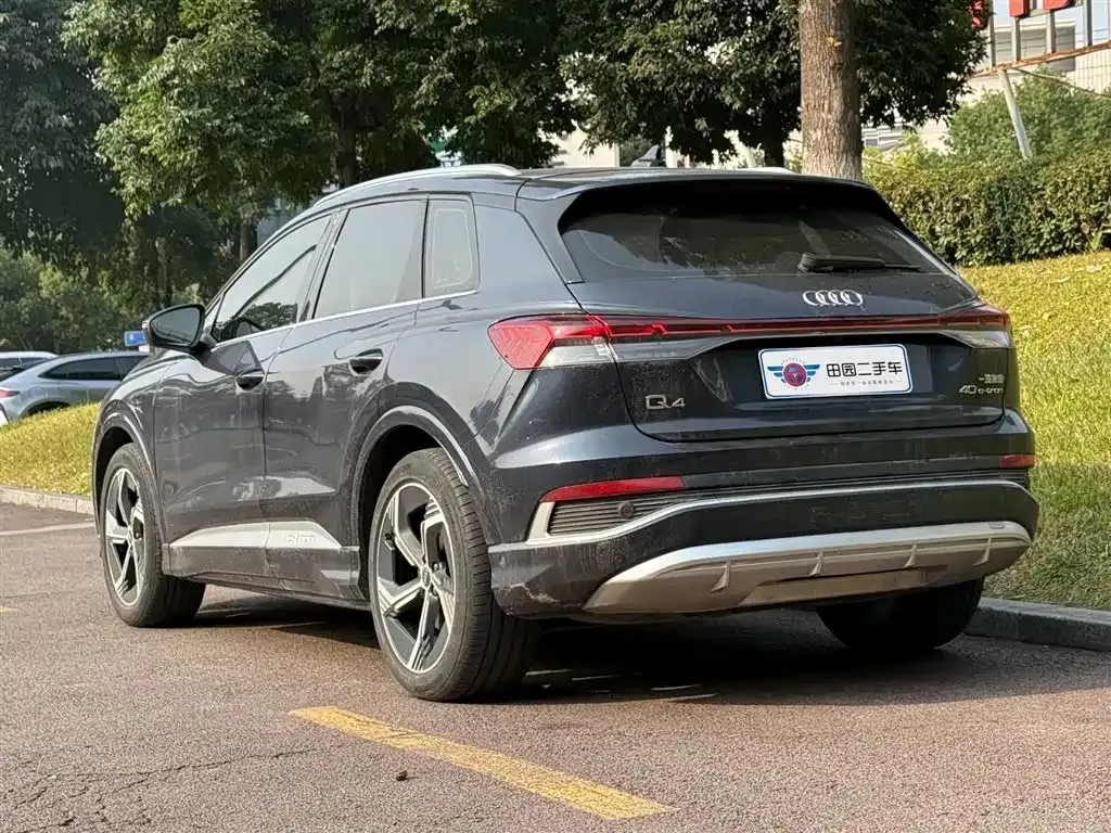 Audi Q4 e-tron — фото 4