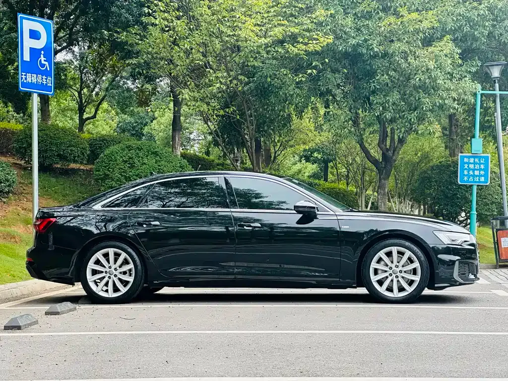 Audi A6L — фото 4