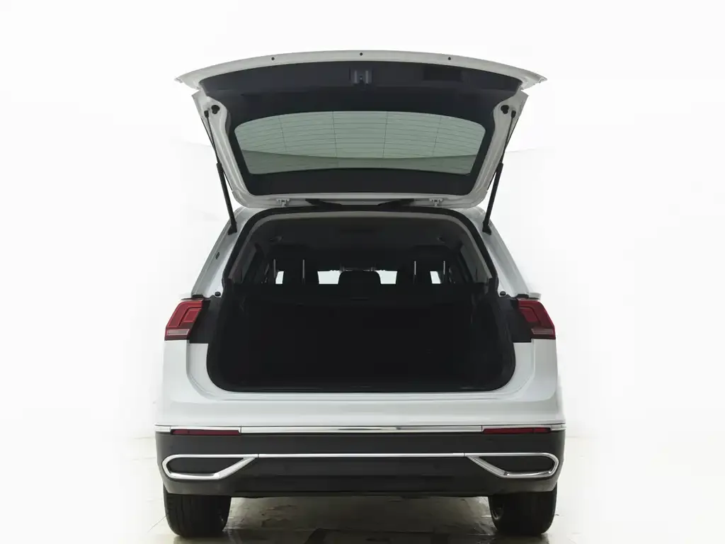 Volkswagen Tiguan L — фото 7