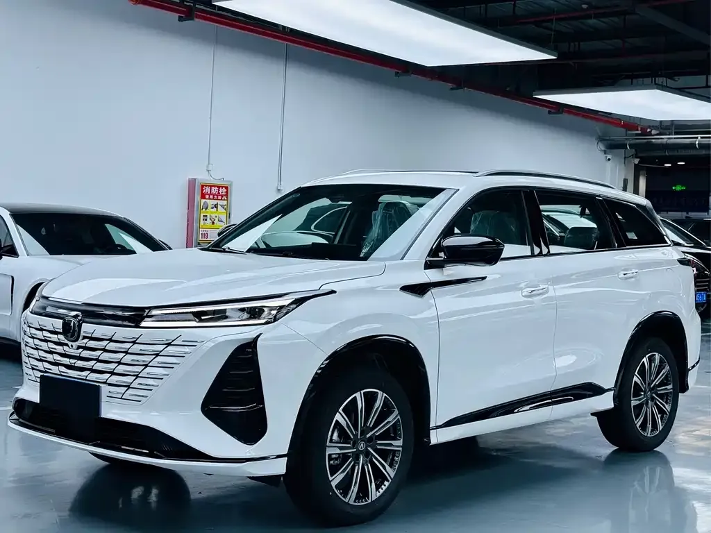 Changan CS75PLUS — фото 1