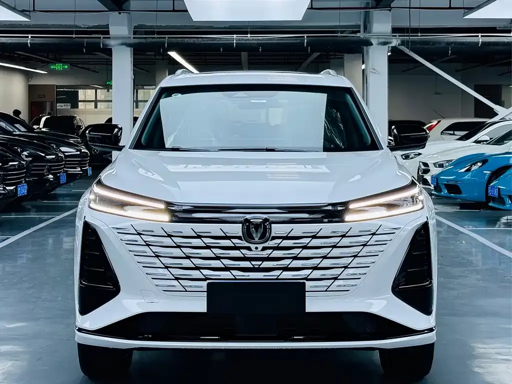 Changan CS75PLUS — фото 2