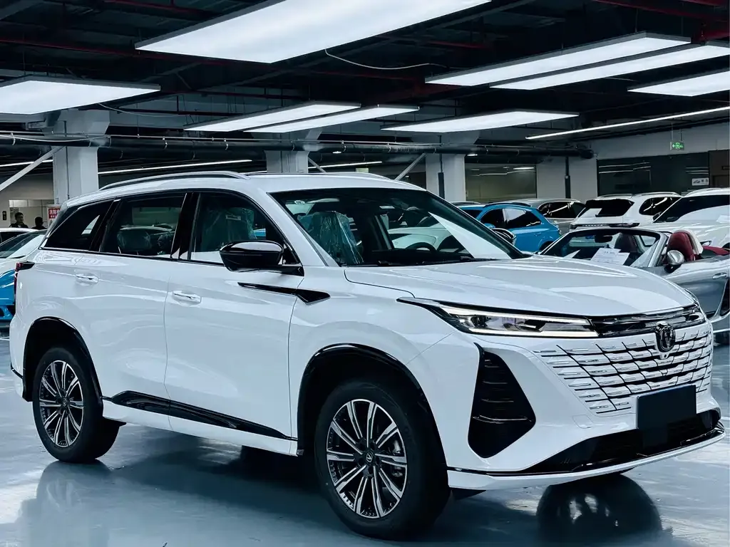 Changan CS75PLUS — фото 3