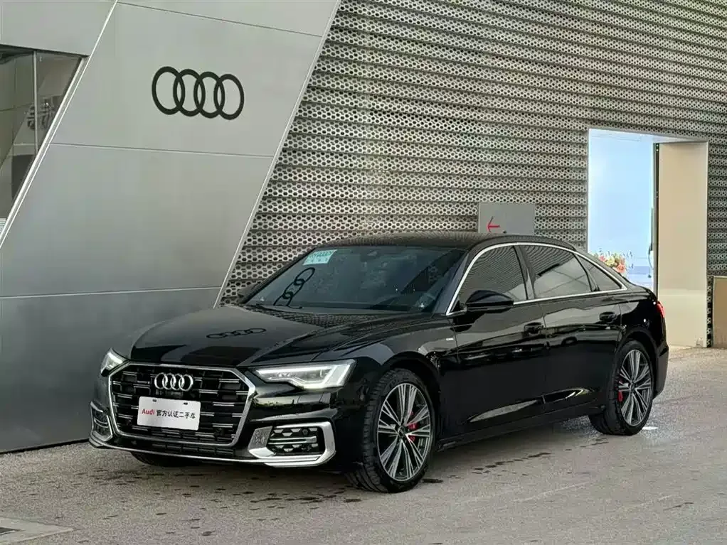 Audi A6L — фото 1