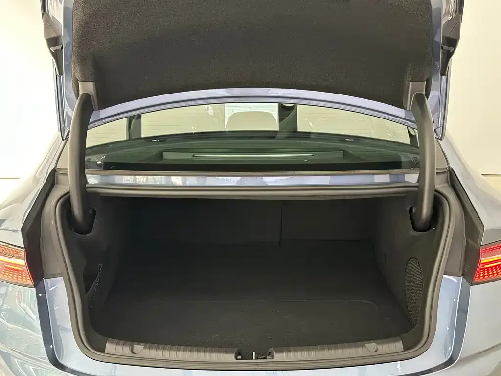 BYD Seal — фото 7