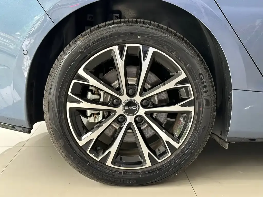BYD Seal — фото 9