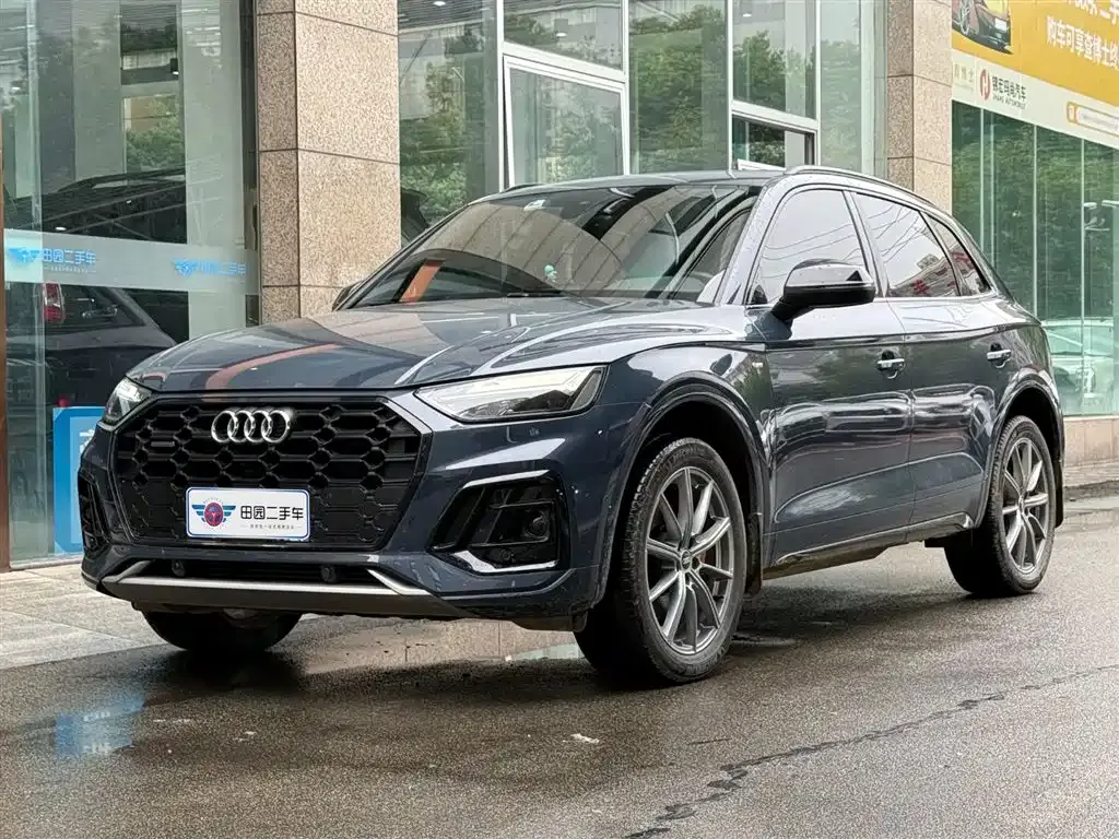 Audi Q5L — фото 1