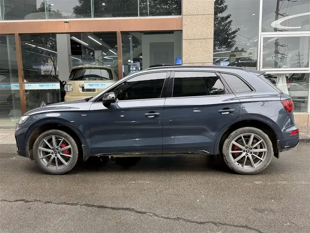 Audi Q5L — фото 3