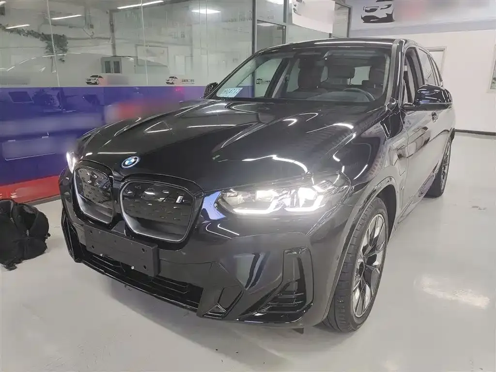 BMW iX3 — фото 2