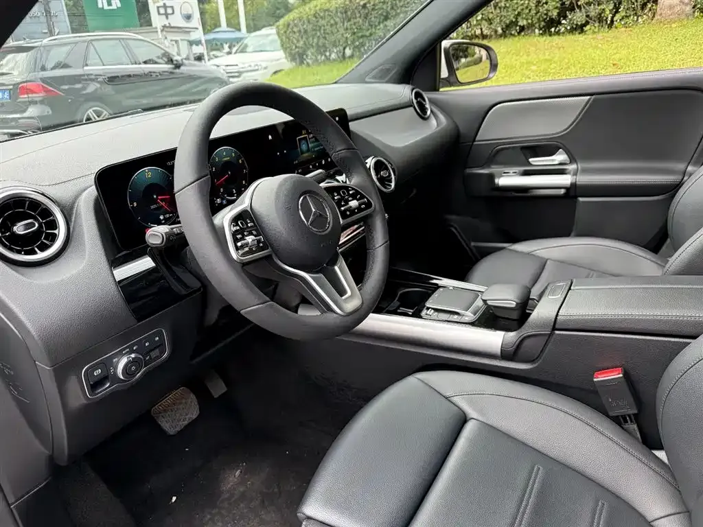Mercedes-Benz GLA — фото 7