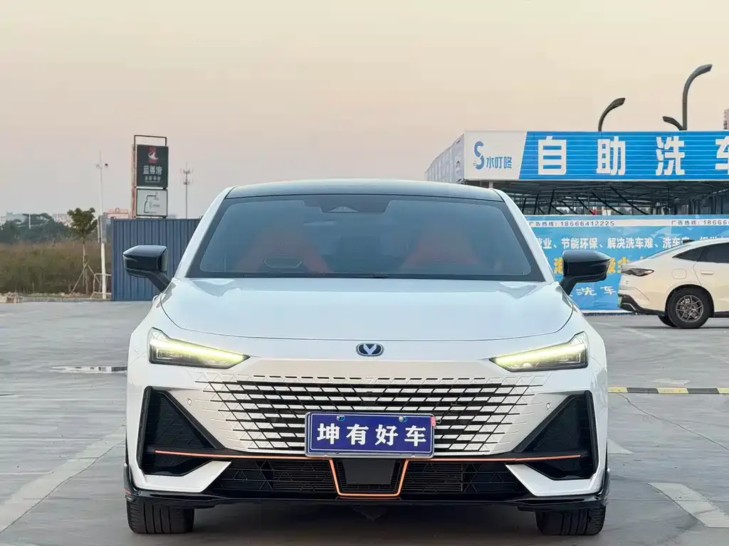 Changan UNI-V — фото 2