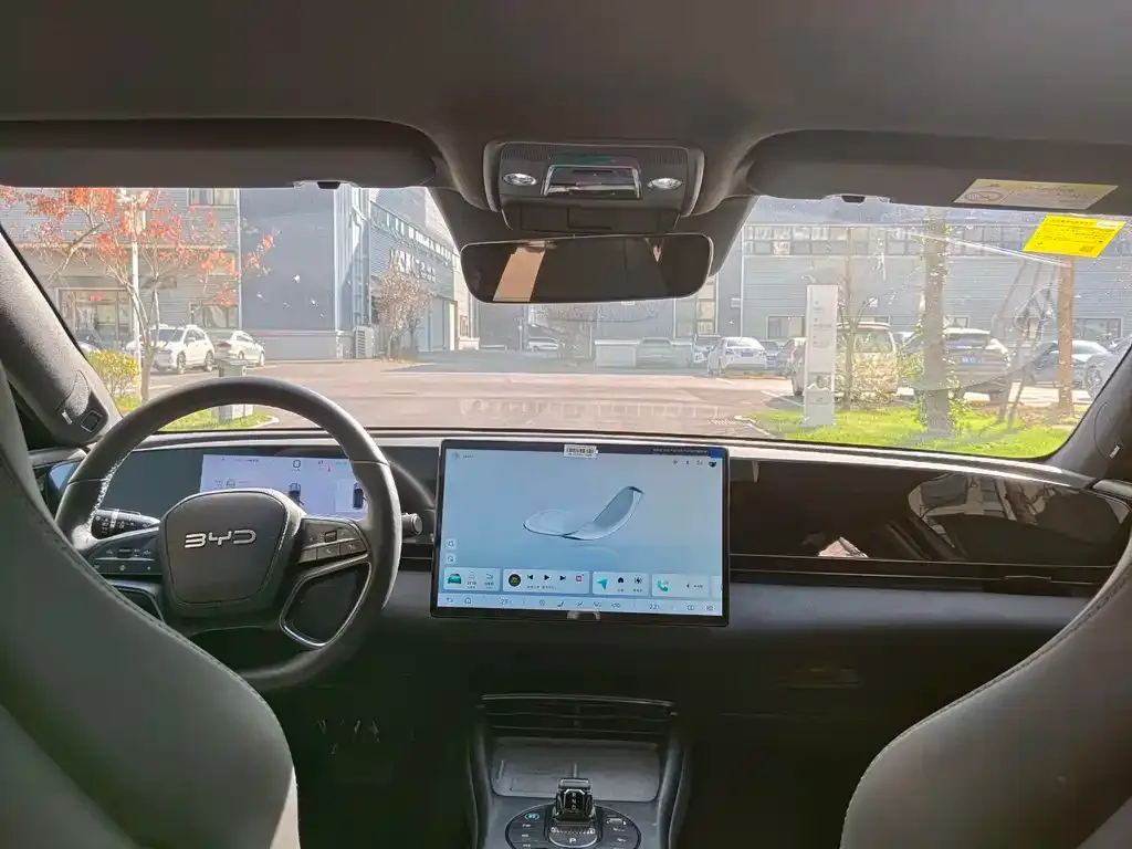 BYD Seal — фото 10