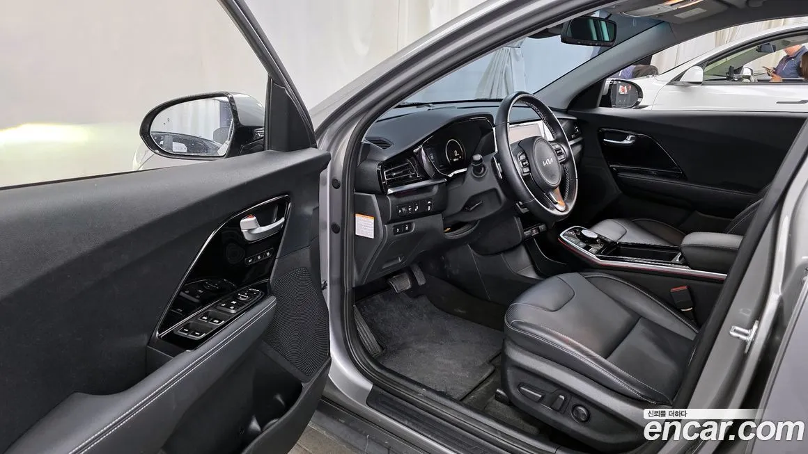 Kia Niro — фото 10