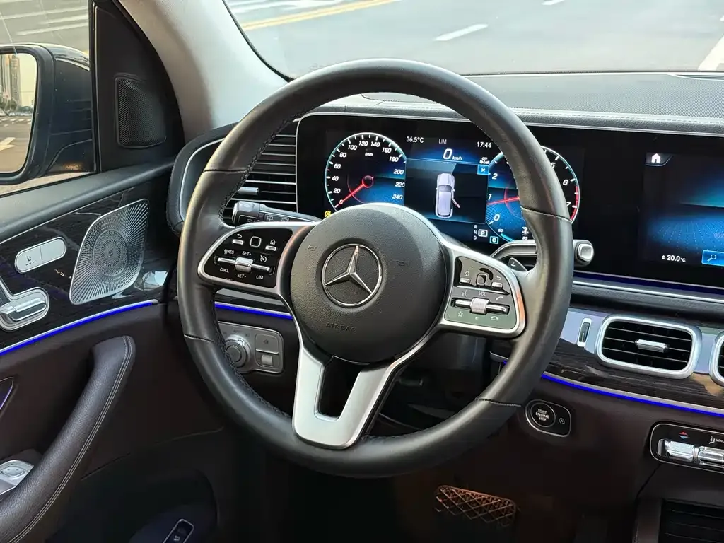 Mercedes-Benz GLE — фото 9
