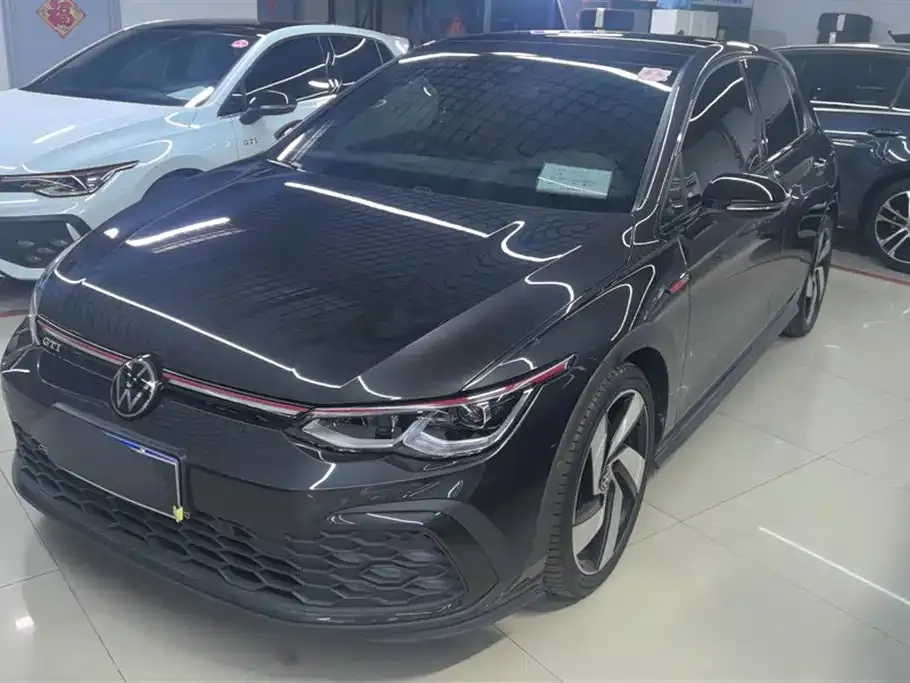 Volkswagen Golf GTI — фото 1