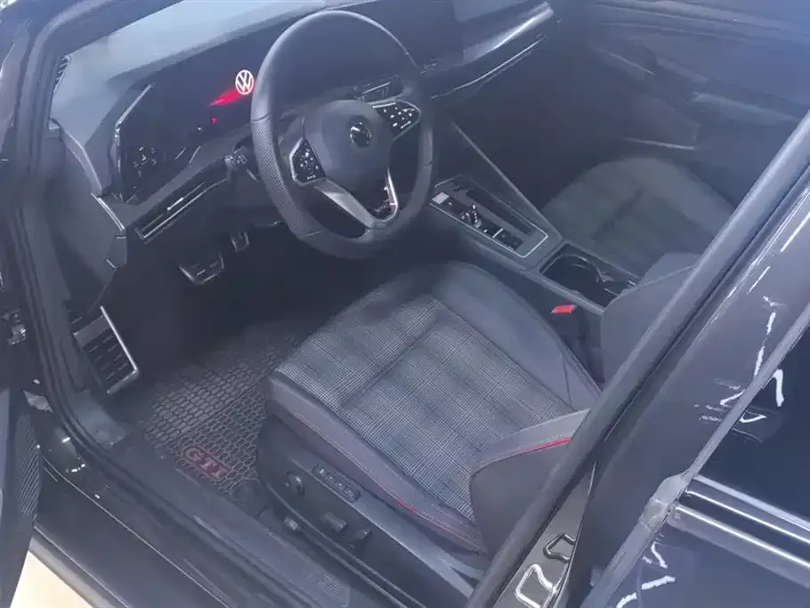 Volkswagen Golf GTI — фото 9