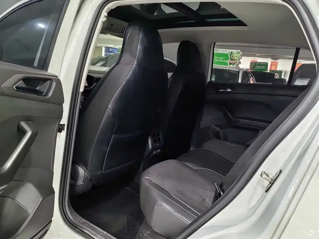 Volkswagen T-Cross — фото 10