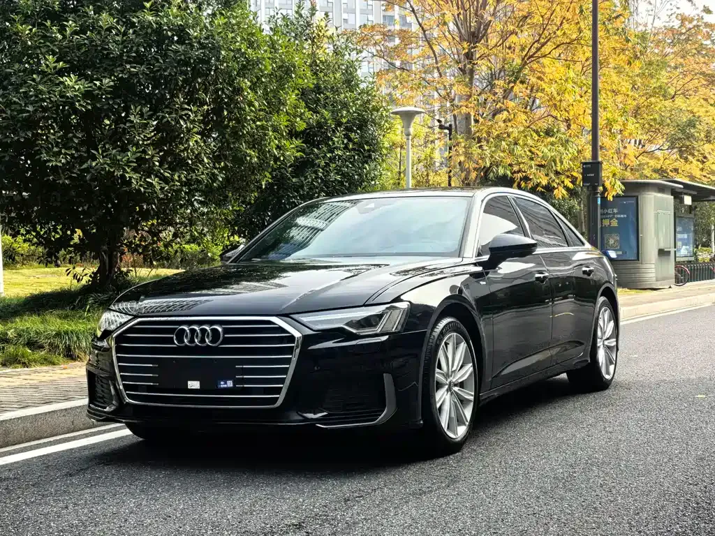 Audi A6L — фото 1