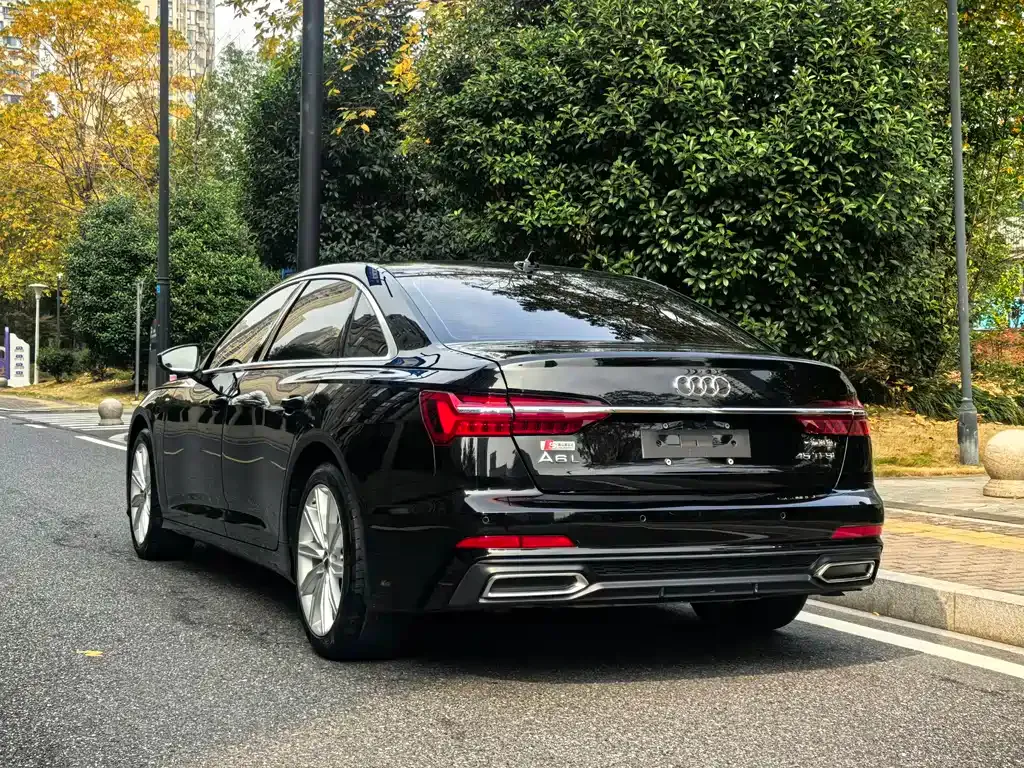 Audi A6L — фото 5