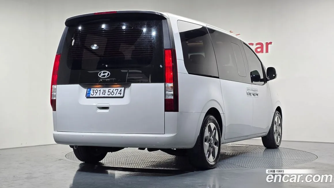Hyundai Staria — фото 2