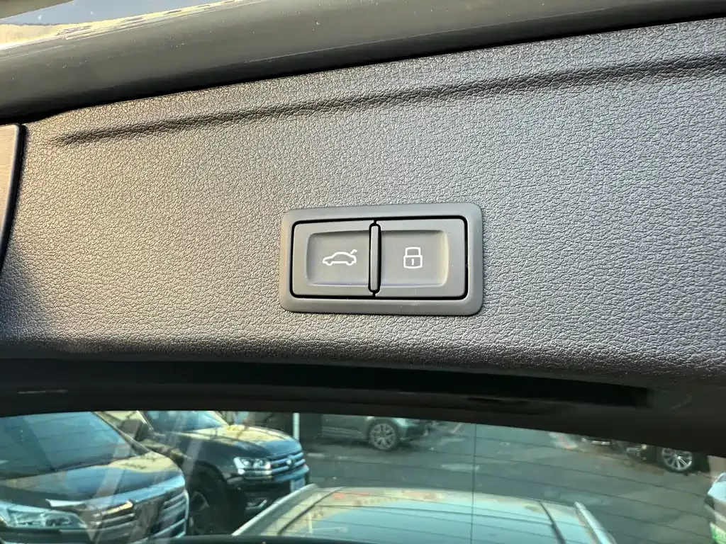 Audi A4 (Import) — фото 7