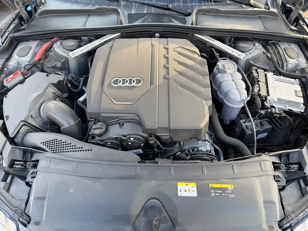 Audi A4 (Import) — фото 9
