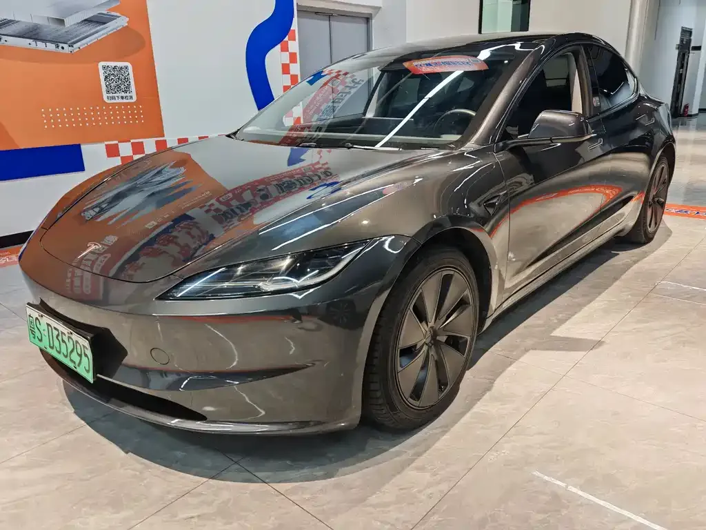 Tesla Model 3 — фото 1