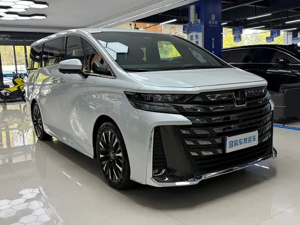 Toyota Vellfire — фото 3
