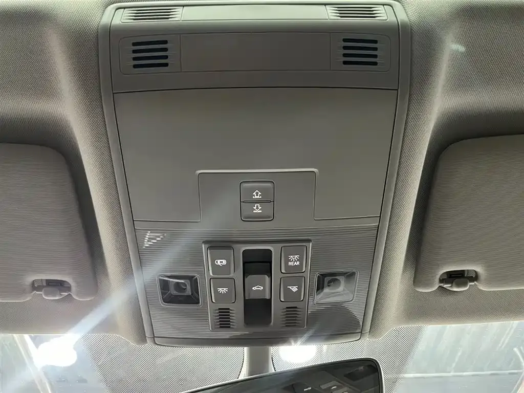 Volkswagen Sagitar — фото 9