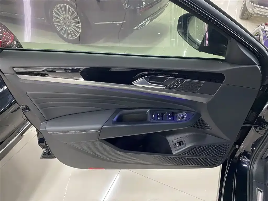 Volkswagen Passat — фото 4