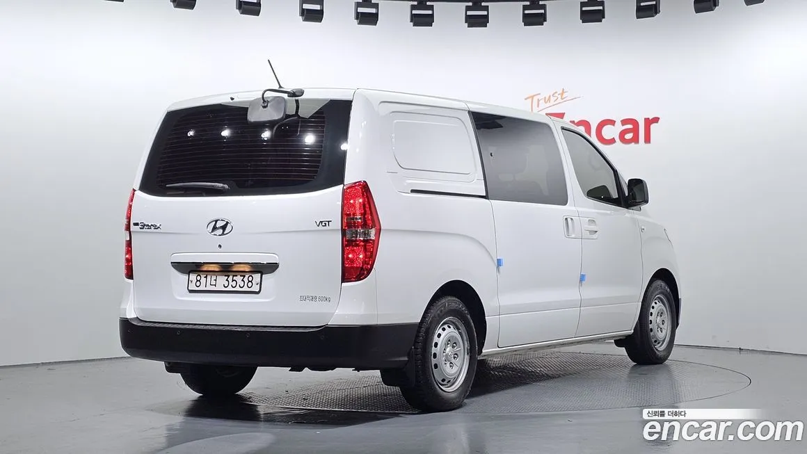 Hyundai Starex — фото 2