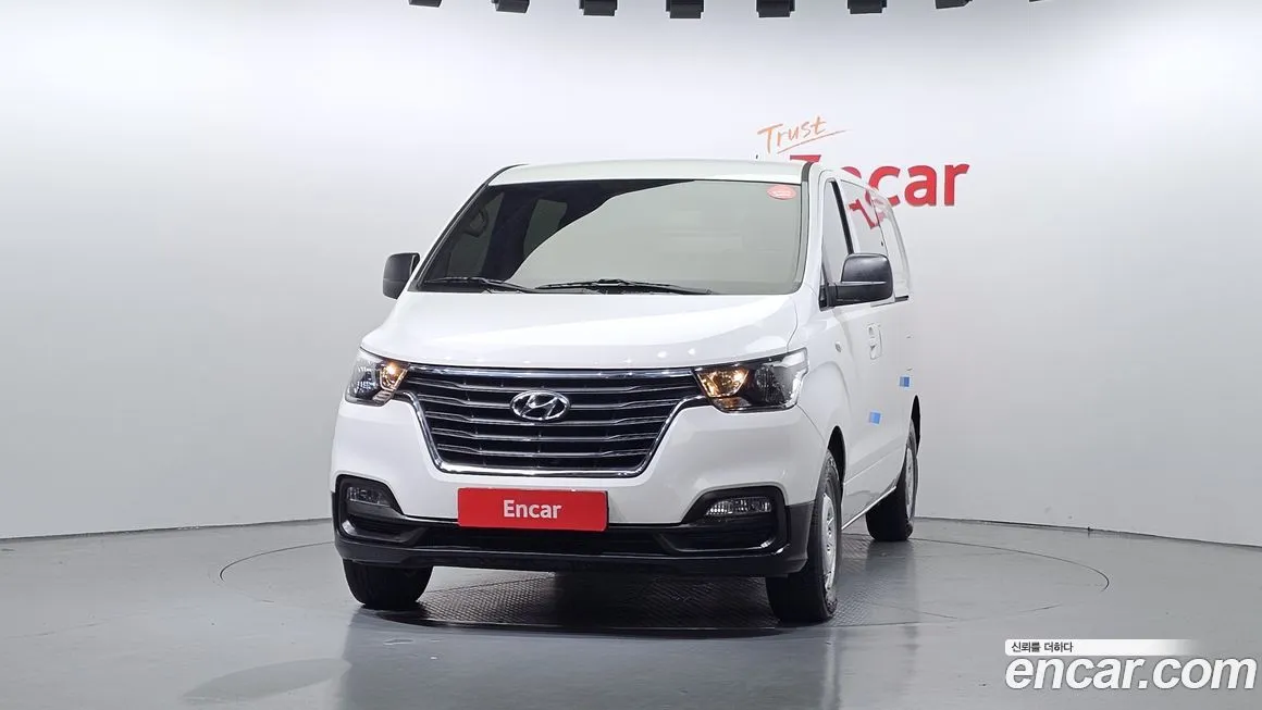 Hyundai Starex — фото 3