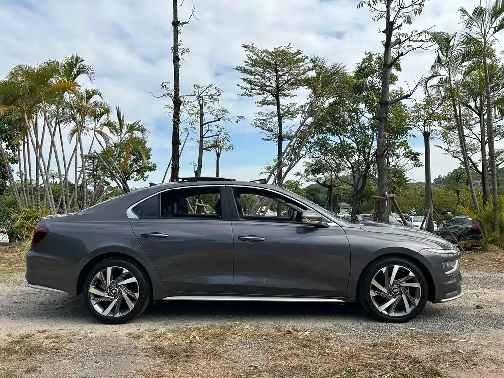 Hyundai Mistra — фото 4