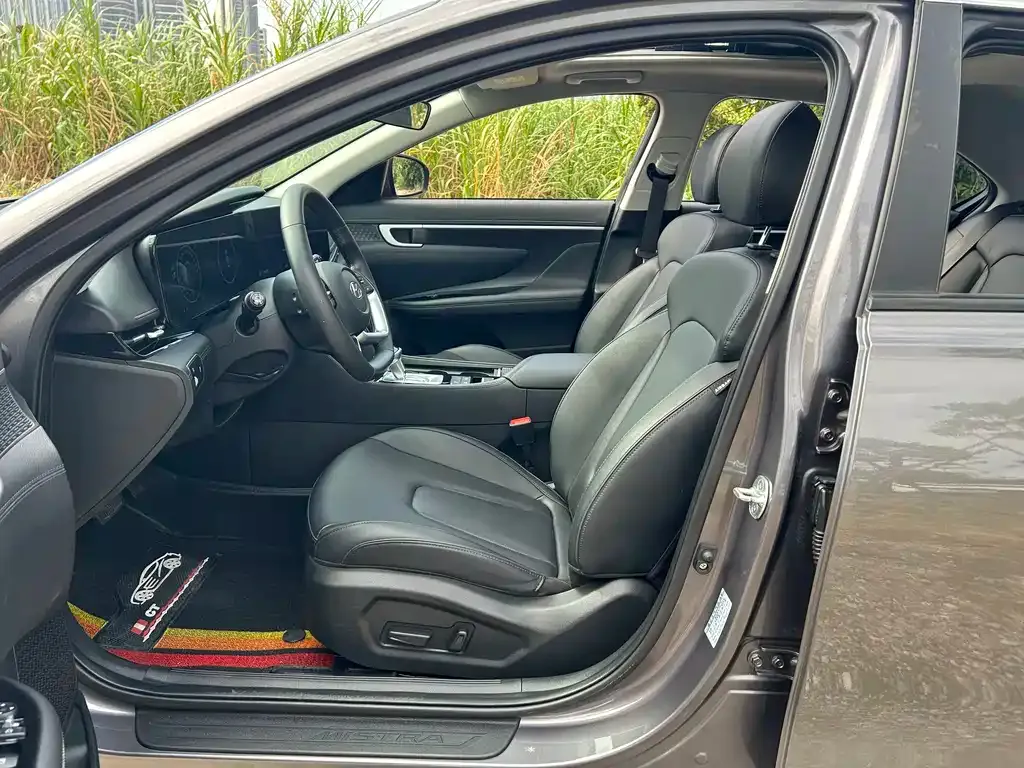 Hyundai Mistra — фото 6