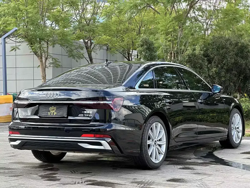 Audi A6L — фото 8