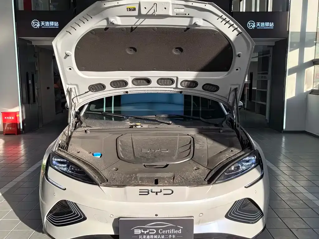 BYD Seal — фото 2