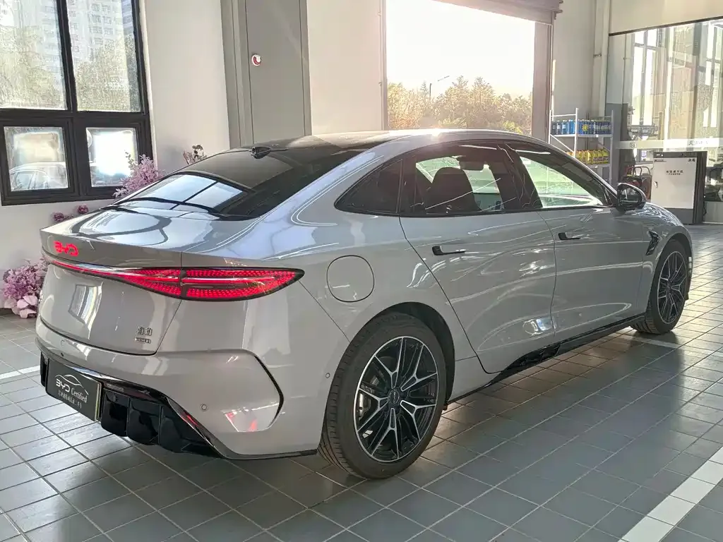 BYD Seal — фото 8
