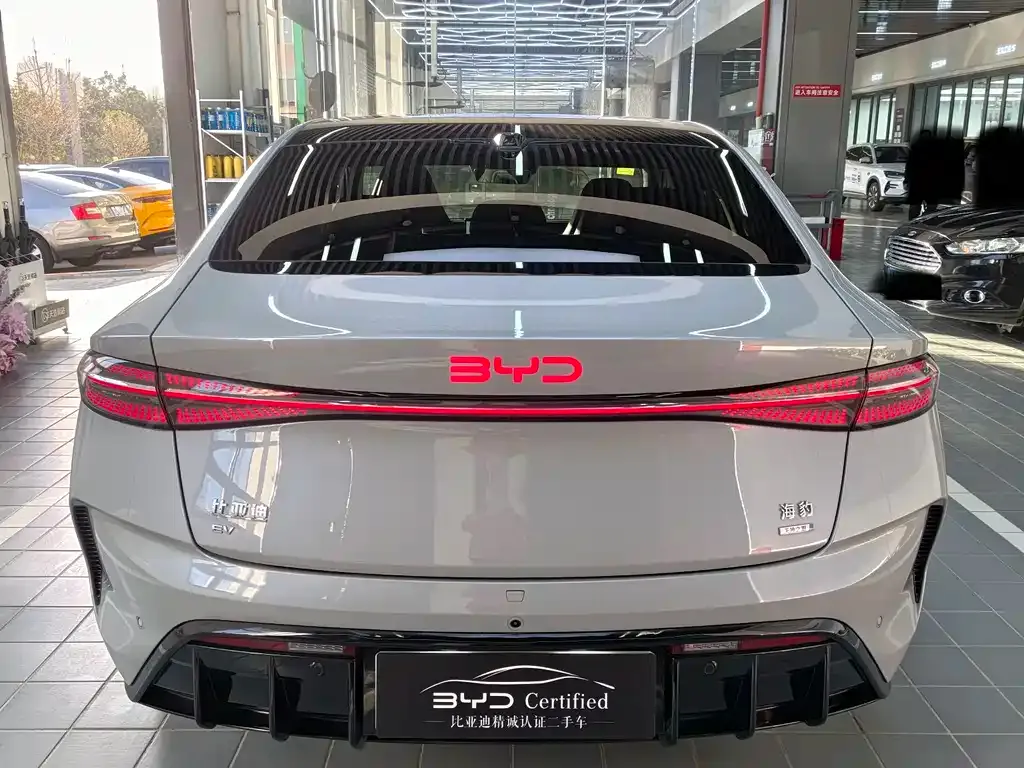 BYD Seal — фото 9