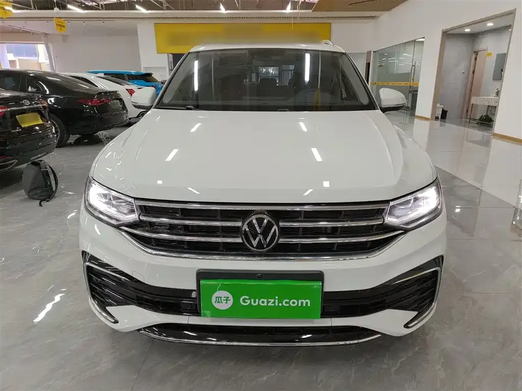 Volkswagen Tiguan L — фото 3