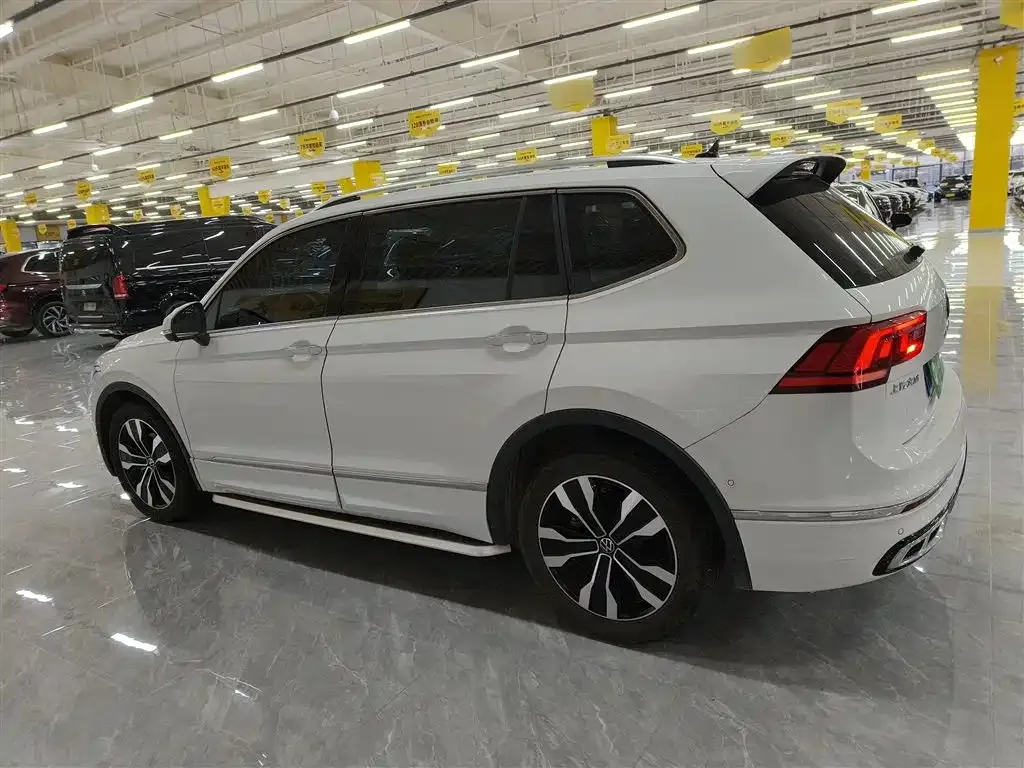 Volkswagen Tiguan L — фото 5