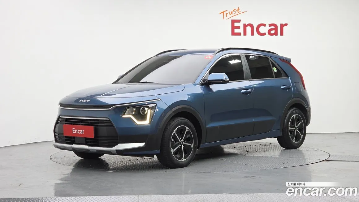 Kia Niro — фото 1